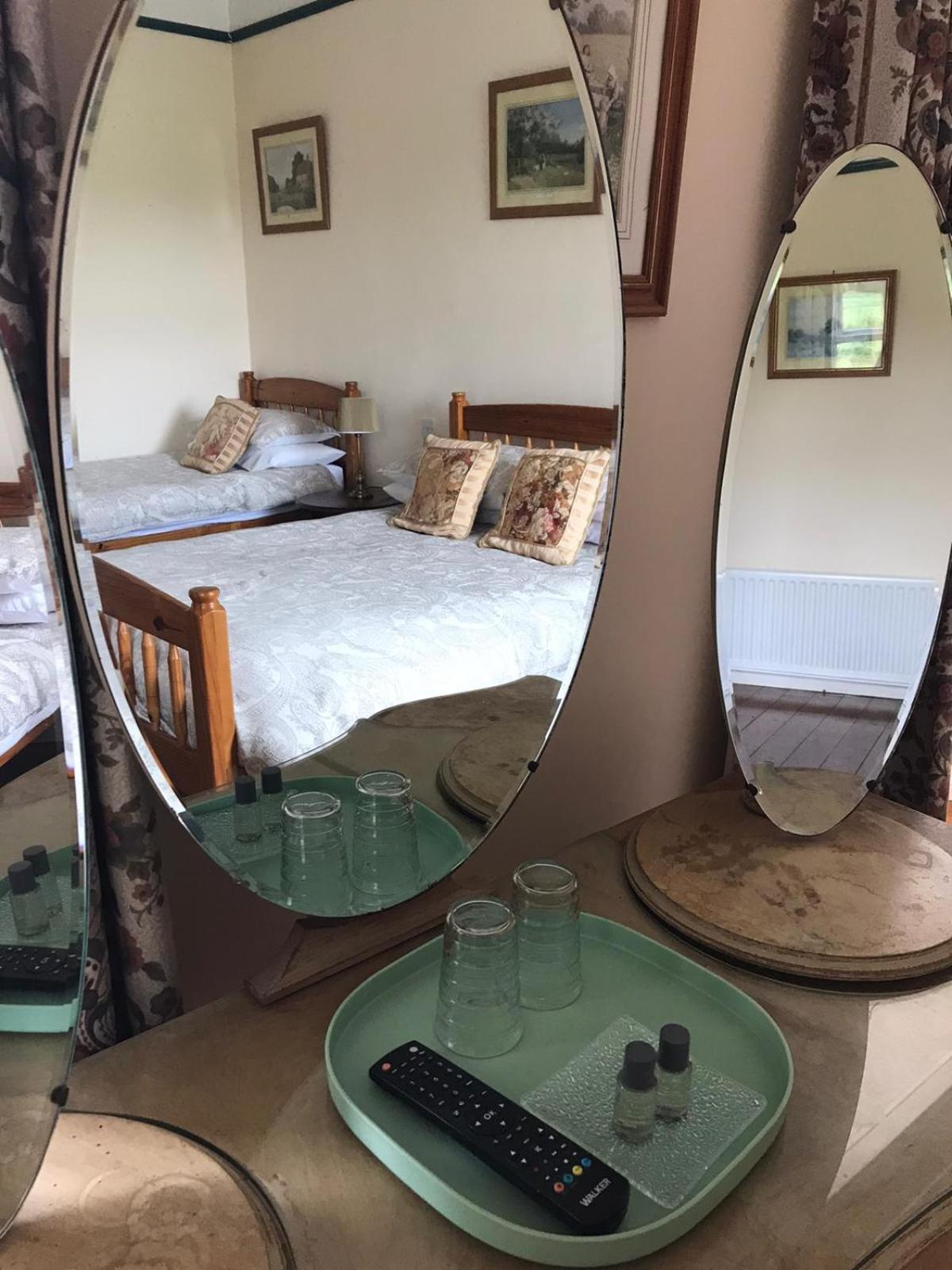 Kilburn House B&B Milltown  ภายนอก รูปภาพ